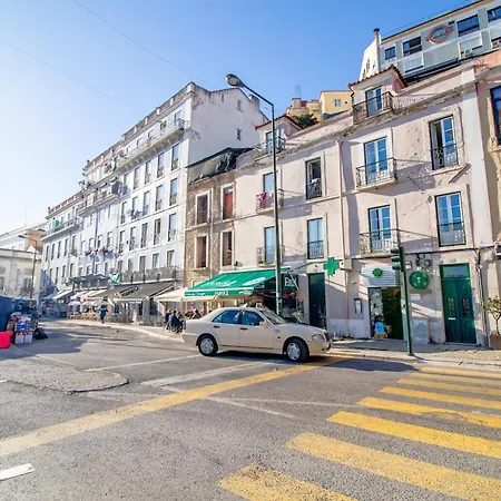 Spacious In Lisbon's Historic Centre 65 M² Parking
