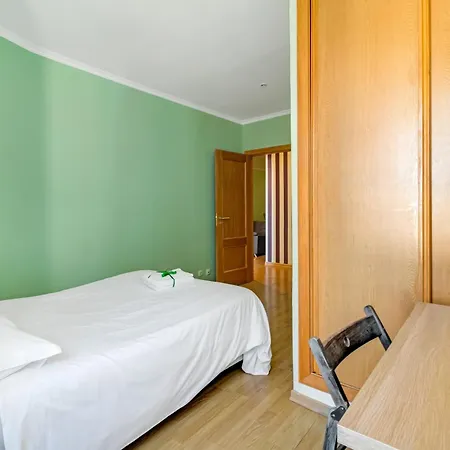 Spacious In Lisbon's Historic Centre 65 M² Parking *