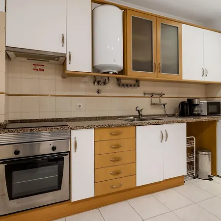 Апартаменты Spacious In Lisbon's Historic Centre 65 M² Parking *
